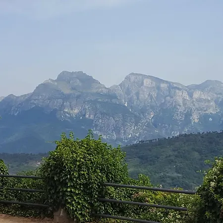 L'angolo Con Vista A Bajardo Apartamento